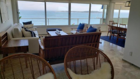 Amazing Oceanfront unit on Mansa Beach